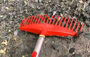 Грабли садовые